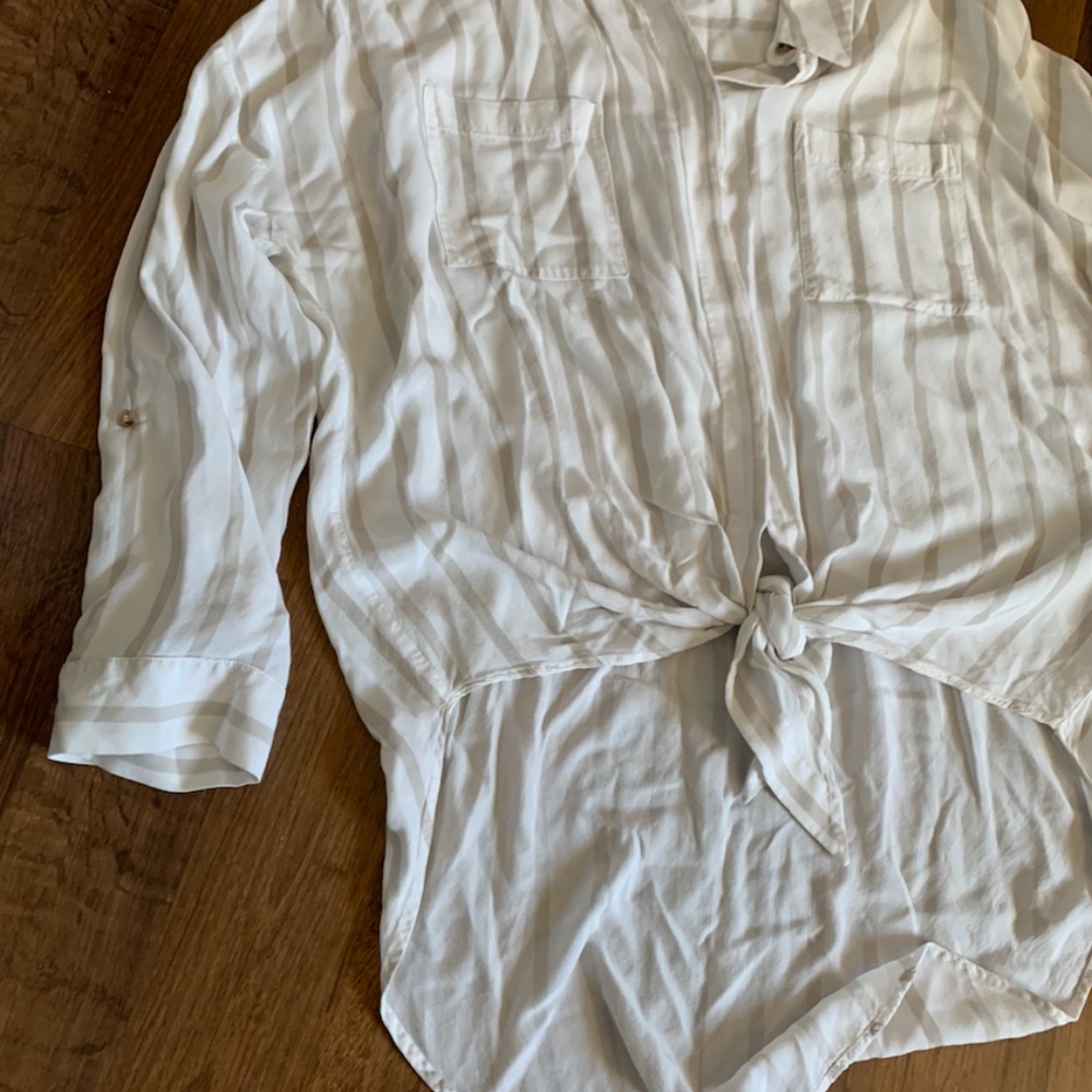 Maeve Button Down Tie Front Top - Picture 5 of 13